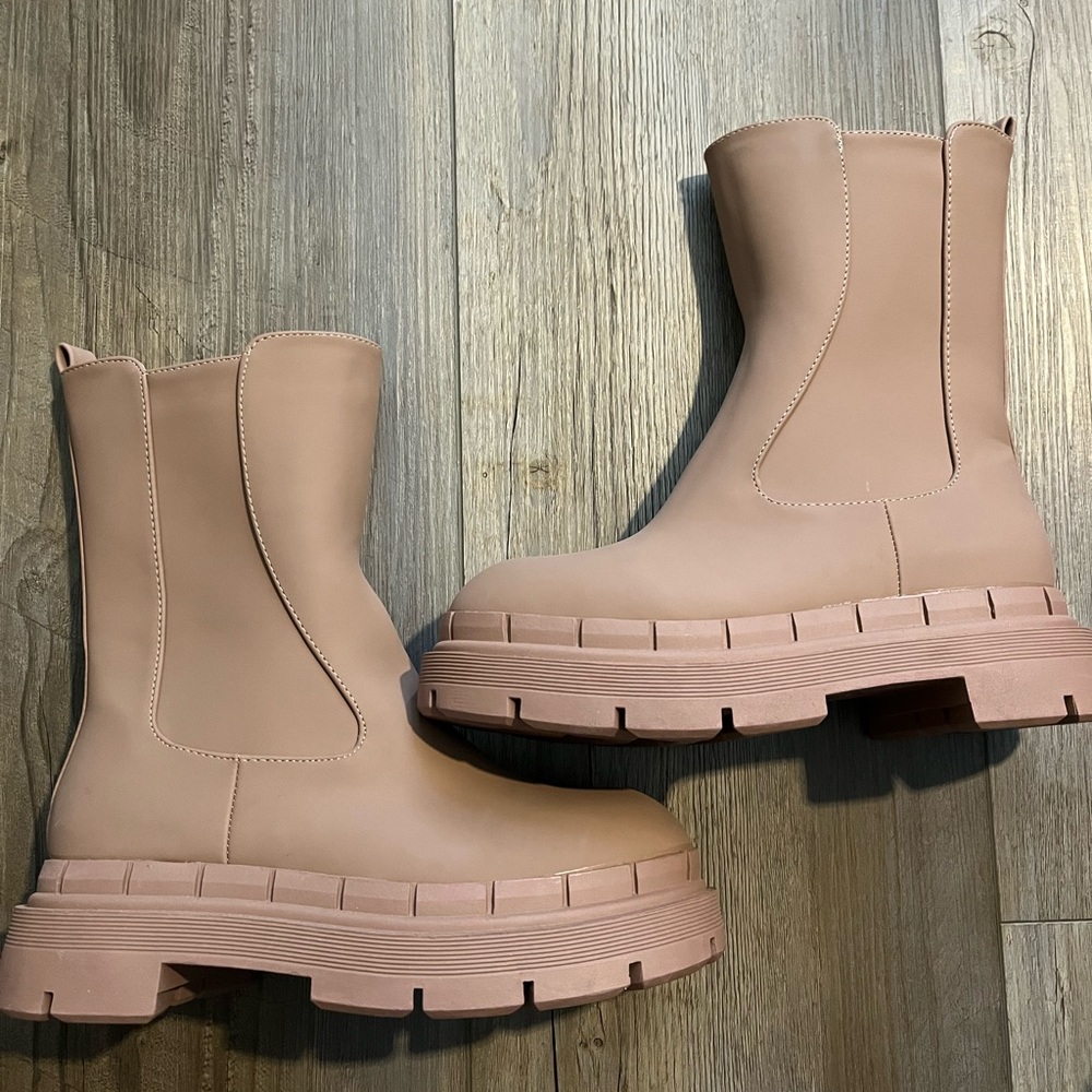 Faux Leather  lug-sole Chelsea booties